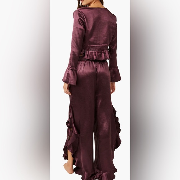 ⭐️Host Pick⭐️BNWT Free People Chasing Love Ruffle Satin Pajamas - Picture 8 of 9